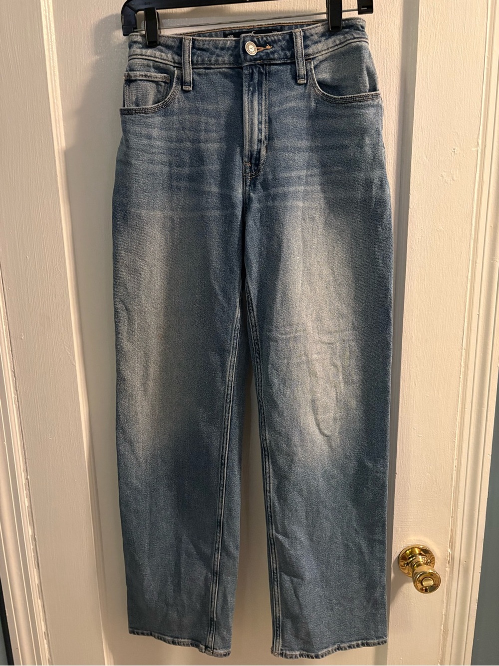 Hollister High Rise Dad Jeans in Faded Blue